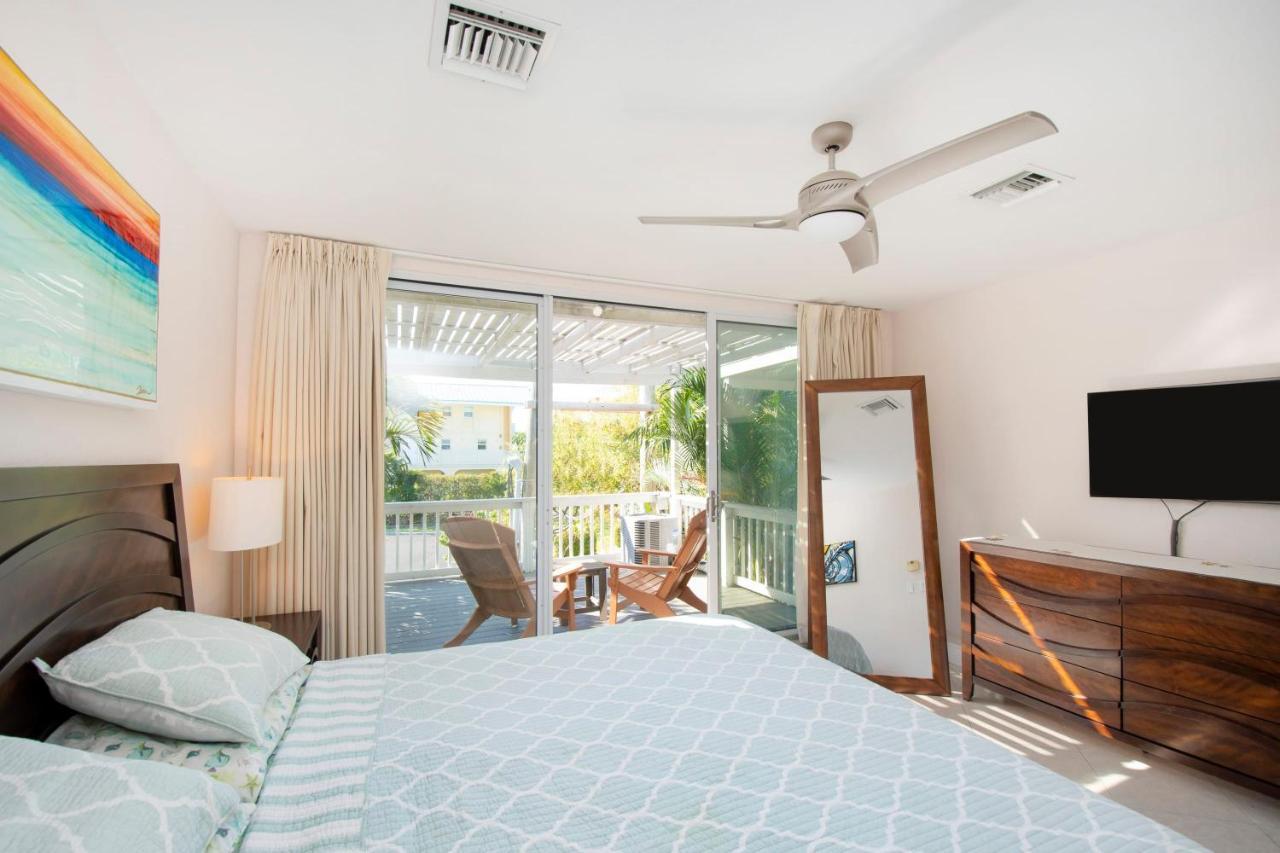 Beach Living At Island Pine Villas Blaw George Town Exteriör bild