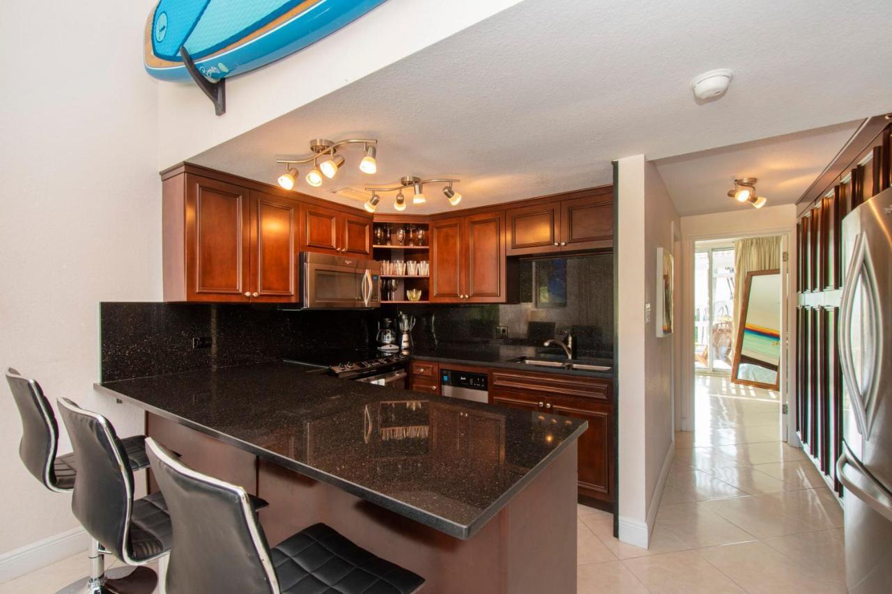 Beach Living At Island Pine Villas Blaw George Town Exteriör bild