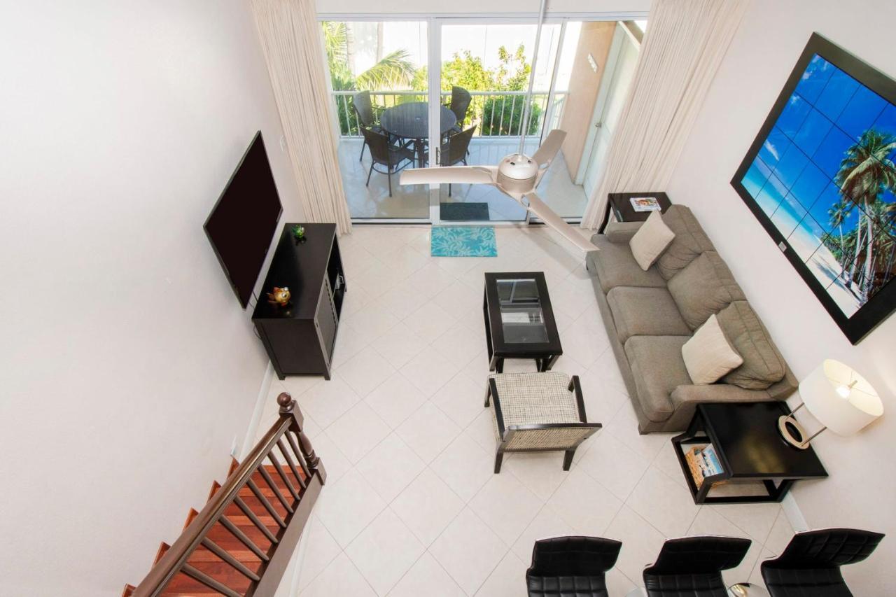 Beach Living At Island Pine Villas Blaw George Town Exteriör bild