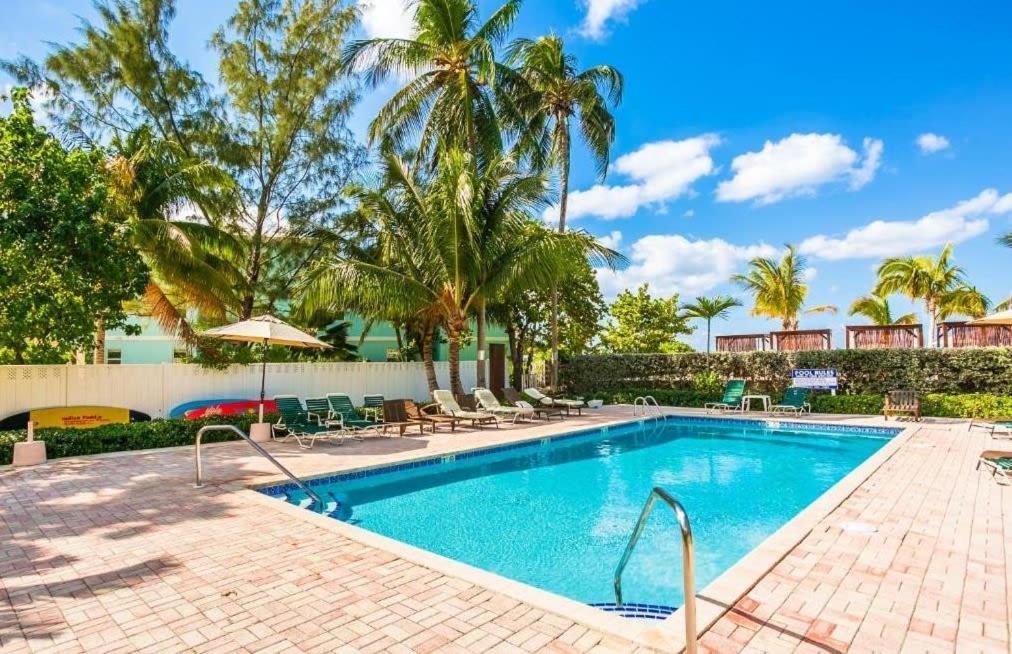Beach Living At Island Pine Villas Blaw George Town Exteriör bild